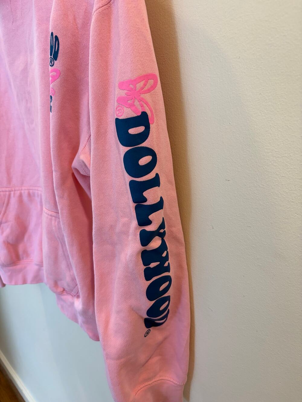Dollywood "Catchin' the Vibes" Pink Hoodie, M